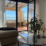 Penthouse With Sea Views In Appartement