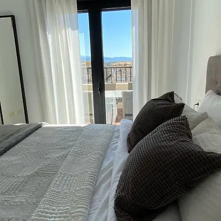 شقة Penthouse With Sea Views In ماربيا