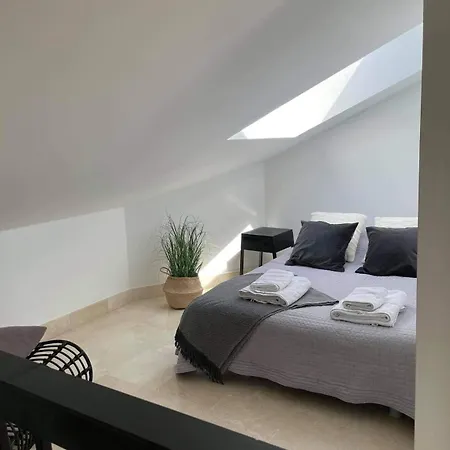 아파트 Penthouse With Sea Views In *