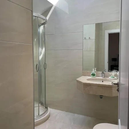 Penthouse With Sea Views In Lägenhet Marbella
