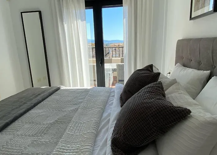 아파트 Penthouse With Sea Views In 마르베야